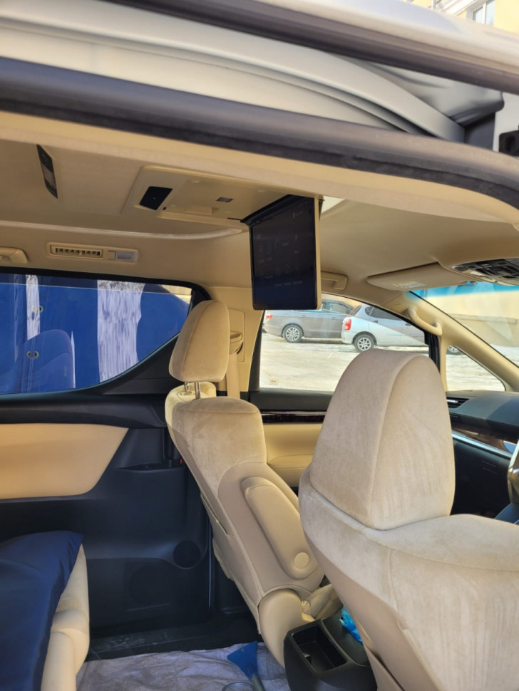 Потолочный Смарт ТВ 15,6" ERGO ER15AFL-AUTO для Toyota Alphard (1920x1080, Android) бежевый