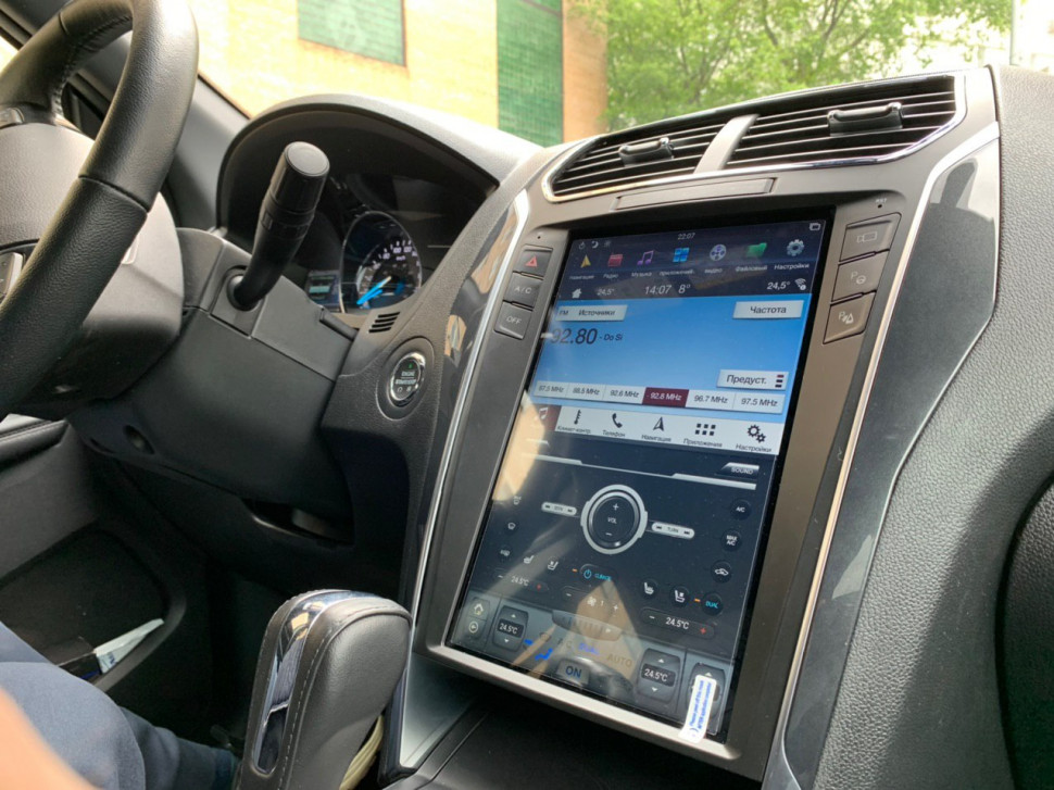 Магнитола для Ford Explorer 2012+ (SYNC 3) - Carmedia ZF-1263-S3-GE вертикальный экран в стиле "Тесла" на Android 11, 8Гб+128Гб, CarPlay, 4G SIM-слот