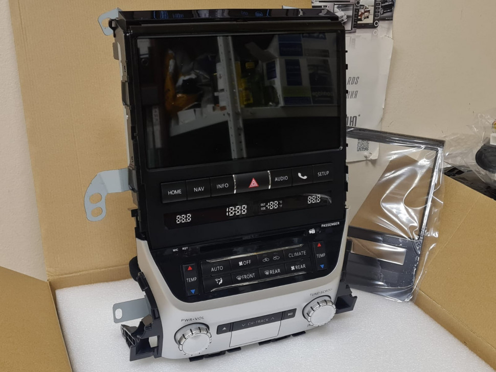 Магнитола для Toyota Land Cruiser 200 2015-2021 (без JBL) - Carmedia ZH-T1000 дисплей 10.1" на Android 12, 8/128Гб, CarPlay, 4G SIM-слот, блок климата в комплекте