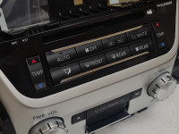 Магнитола для Toyota Land Cruiser 200 2015-2021 (без JBL) - Carmedia ZH-T1000 дисплей 10.1" на Android 12, 8/128Гб, CarPlay, 4G SIM-слот, блок климата в комплекте