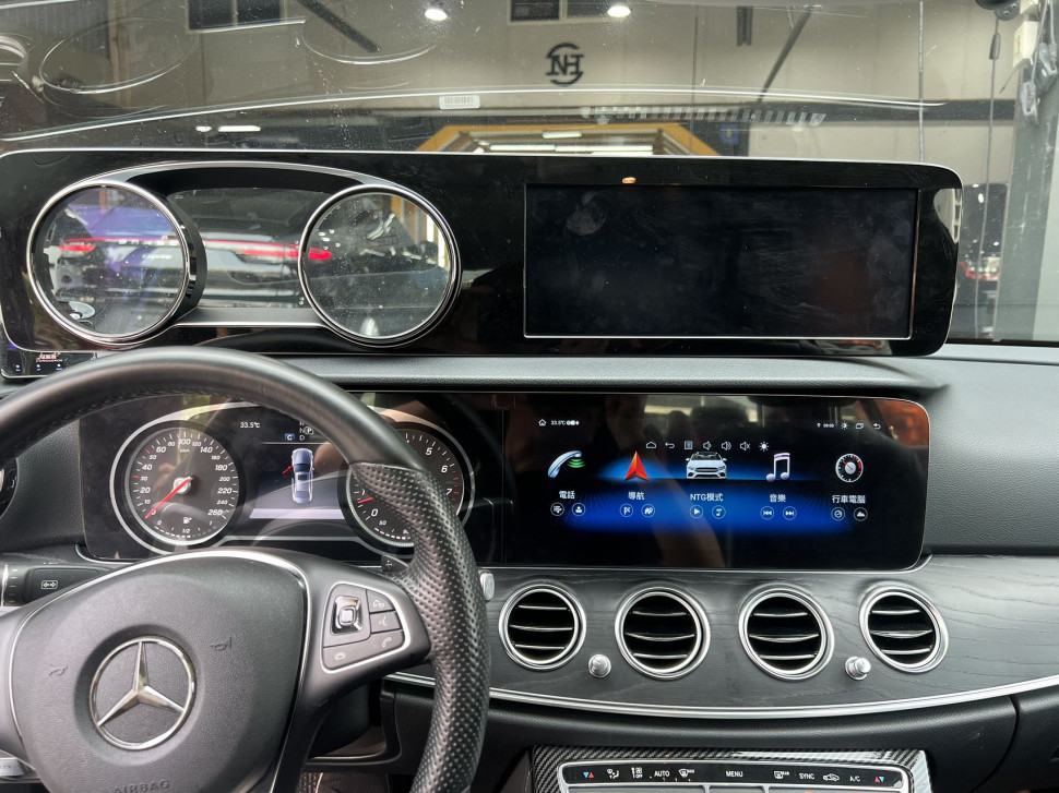 Магнитола для Mercedes-Benz E-класс (W213) 2016-2018 NTG 5.5 - Carmedia MRW-M1201 монитор 12.3", Android 12, 8Гб+128Гб, 4G SIM-слот, CarPlay