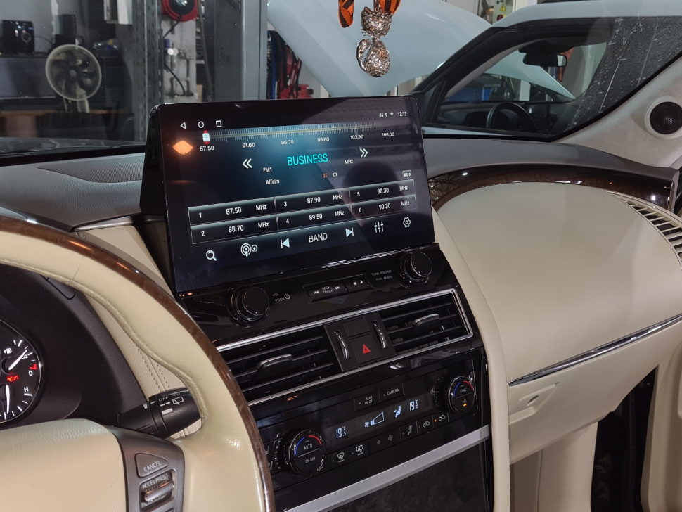 Магнитола для Infiniti QX80 / QX56 - Carmedia ZH-N1401 монитор 14", Android 12, 8/128Гб, CarPlay, 4 SIM-слот,