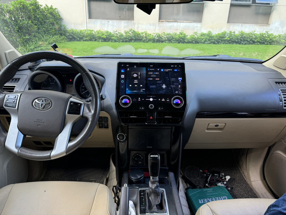 Магнитола для Toyota Land Cruiser Prado 150 2009-2013 (низкая комплектация) - Carmedia HP-T1203-09L на Android 12, 8Гб+128Гб, 4G SIM-слот, CarPlay