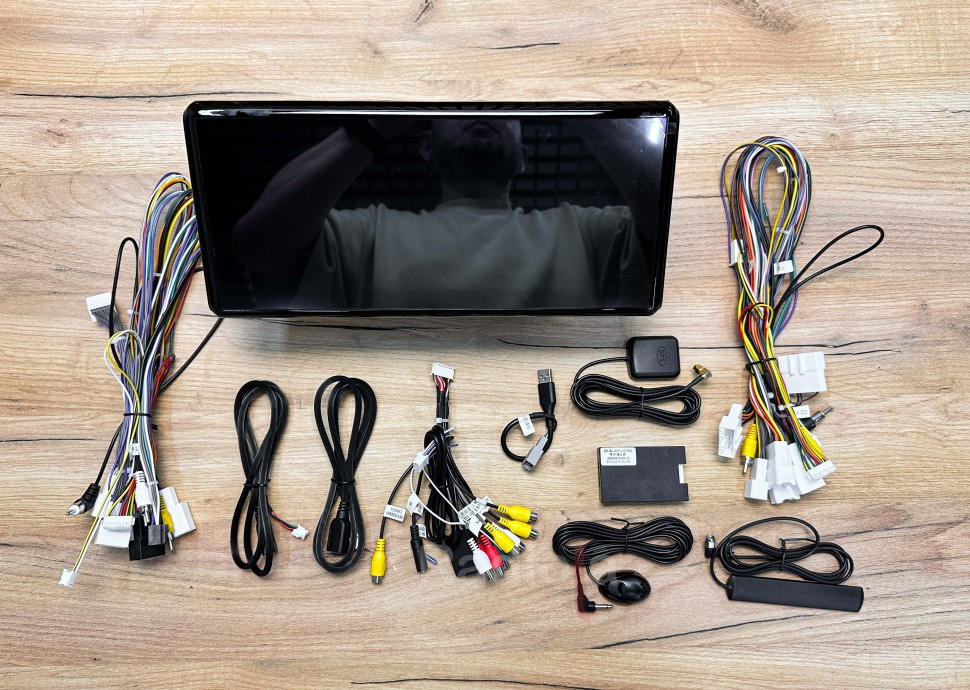 Монитор Android для Toyota Land Cruiser 300 2021+ RDL-LC300