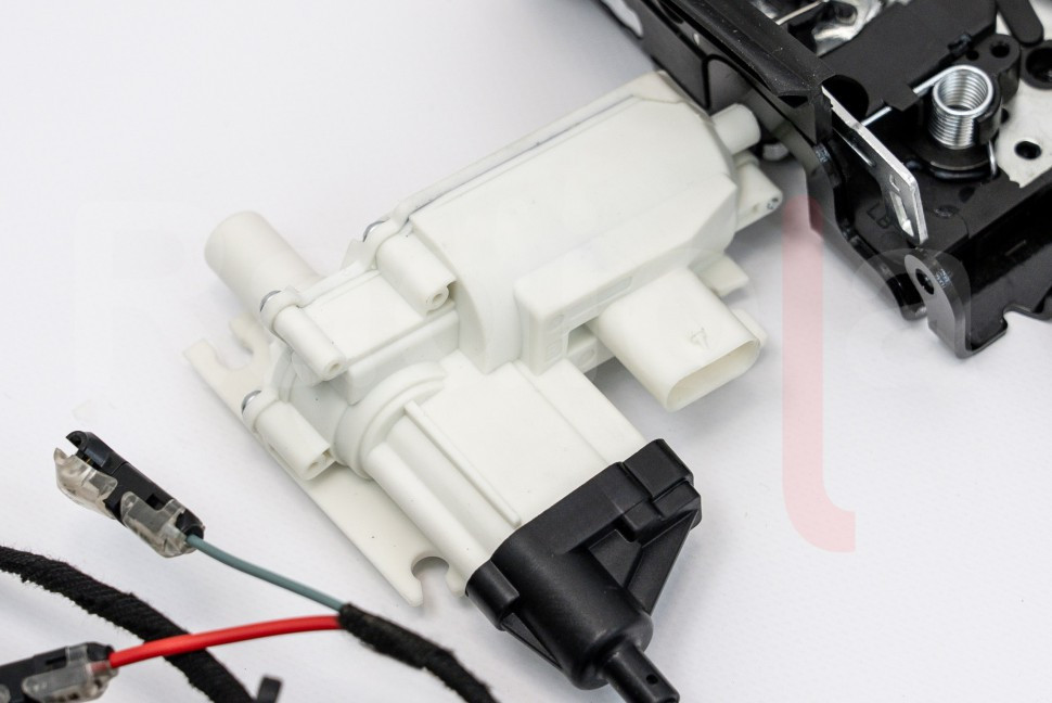 Автоматические доводчики на 4 двери для Audi и Porsche 2010-2024 RDL-SAS-Z01