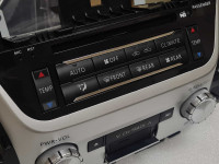 Магнитола для Toyota Land Cruiser 200 2016-2021 (без отдельного экрана климата) - Carmedia ZH-T1001 монитор 10.1", Android 10, 8Гб+128Гб, CarPlay, SIM-слот (CarPlay)
