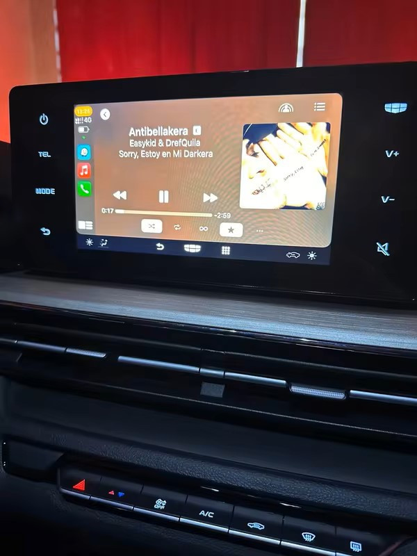 Адаптер CarbitLink для подключения беспроводного Apple CarPlay и Android Auto RDL-CarbitLink