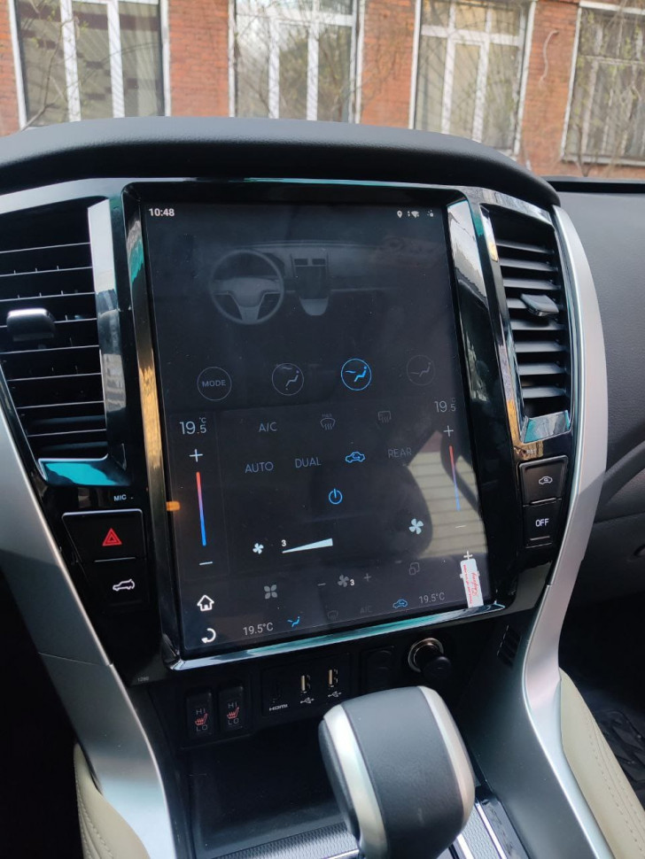 Магнитола для Mitsubishi Pajero Sport 2020+ - Carmedia ZF-1286-GE вертикальный экран в стиле "Тесла" на Android 13, 8Гб+128Гб, CarPlay, 4G SIM-слот