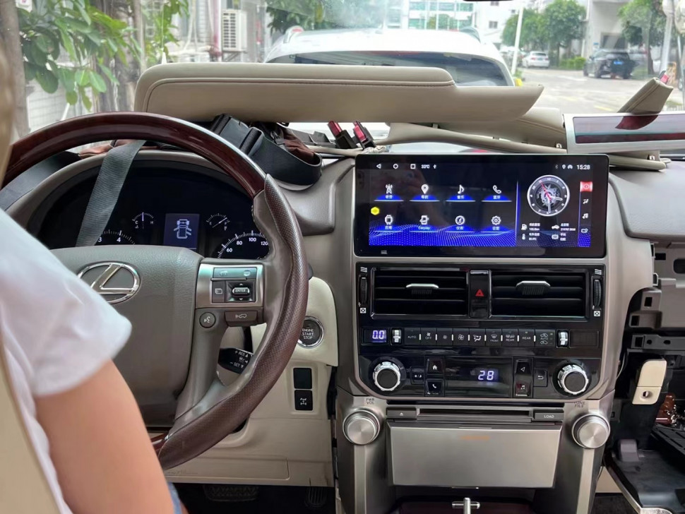 Магнитола для Lexus GX 400/460 2009-2019 - Carmedia ZH-L1120 монитор 10.9" на Android 12, 8/128Гб, CarPlay, 4G SIM-слот